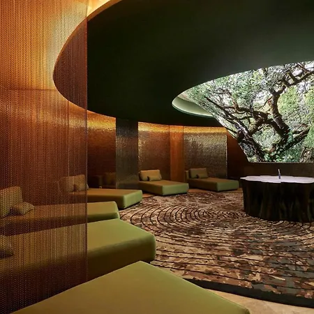 Hotel The Reserve - Within Savoy Palace - The Leading Of The World