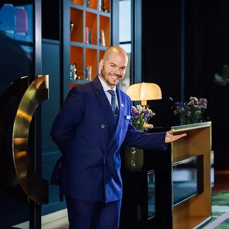 Hotel The Reserve - Within Savoy Palace - The Leading Of The World