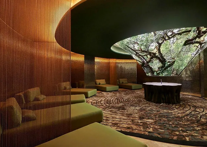 Hotel The Reserve - Within Savoy Palace - The Leading Of The World