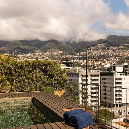 The Reserve - Within Savoy Palace - The Leading Of The World Hotell