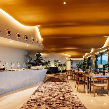 Hotell The Reserve - Within Savoy Palace - The Leading Of The World 5*